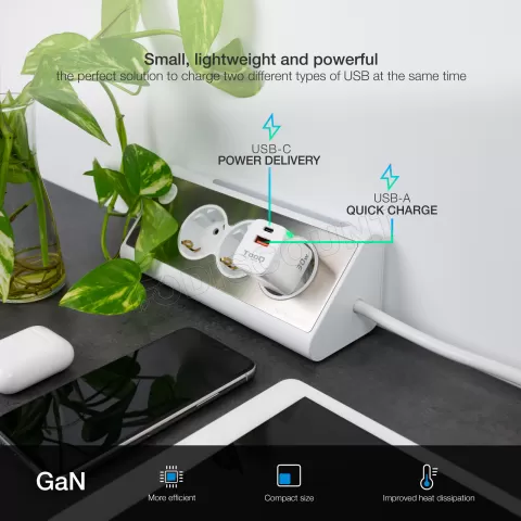 Photo de Chargeur Secteur Tooq TQWC-GANQCPD30WT  1x USB-A + 1x USB-C 30w (Blanc)